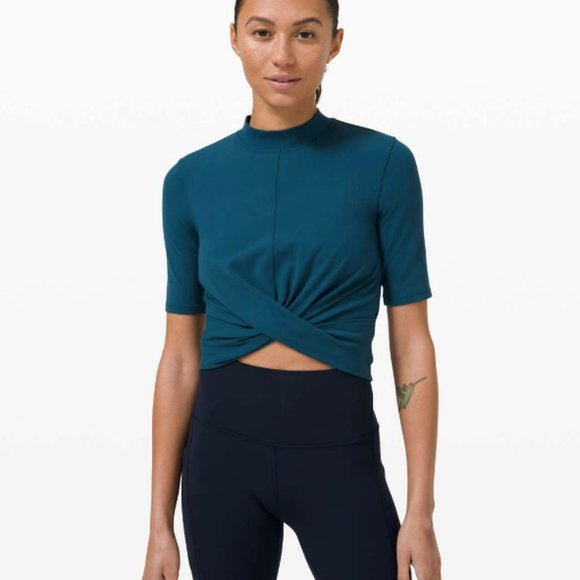 Looking for Lululemon Wrap Front Mock Neck Crop Short Sleeve Size 6 - Picture 5 of 5